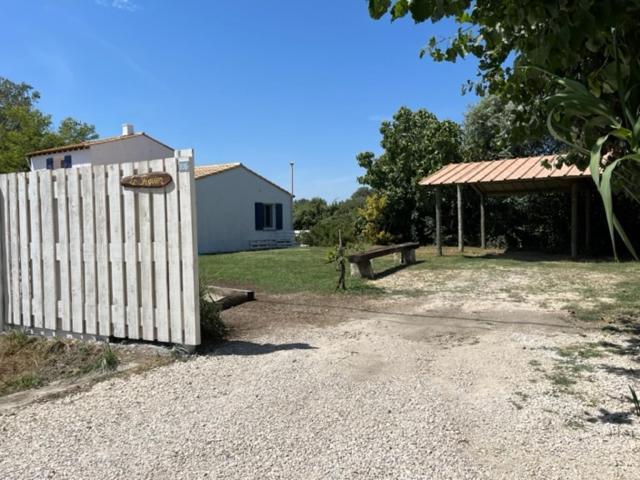 Les Mazets Du Paty Villa Albaron Buitenkant foto