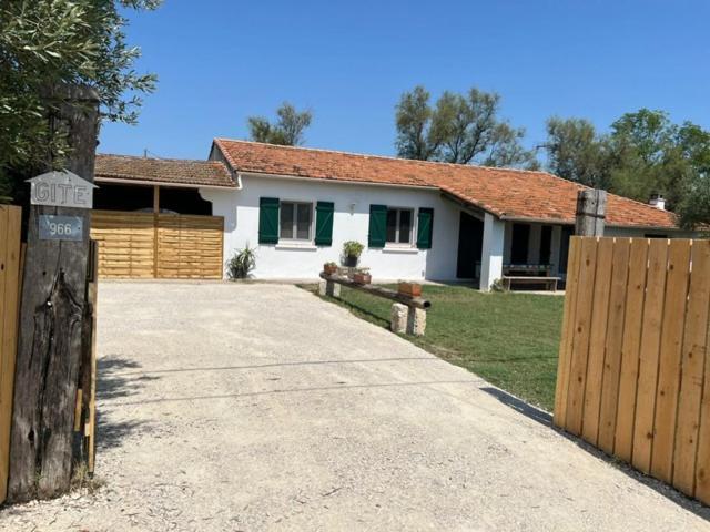 Les Mazets Du Paty Villa Albaron Buitenkant foto